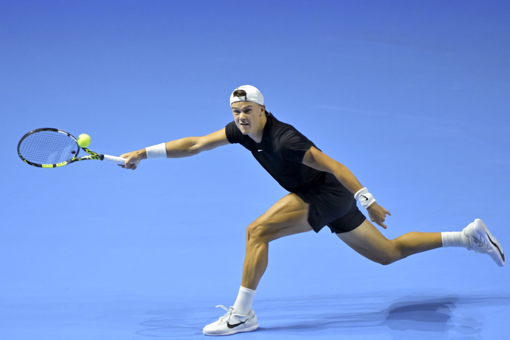 两人各自在 两人各自在