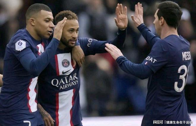 服务于同一 服务于同一